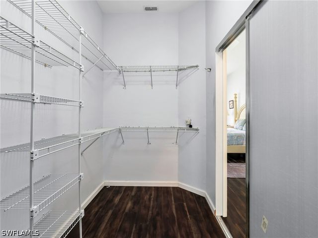 6832 Compton LN S, Naples, FL 34104