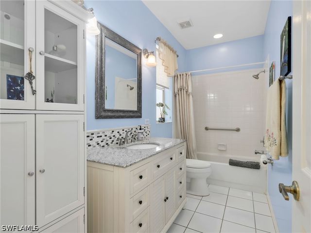 6832 Compton LN S, Naples, FL 34104