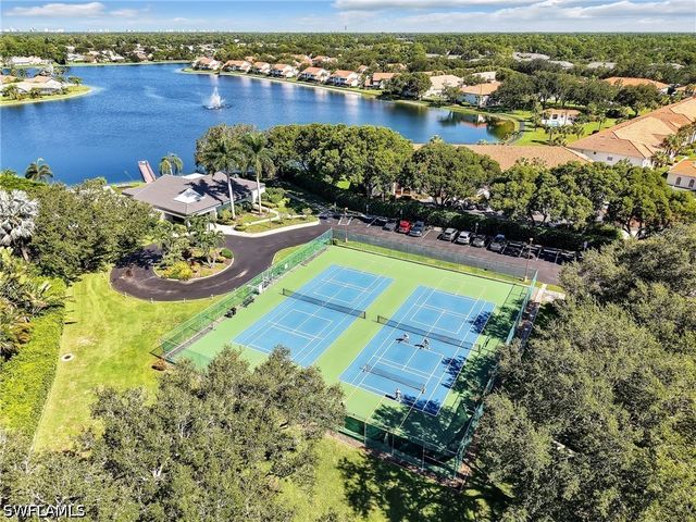 6832 Compton LN S, Naples, FL 34104