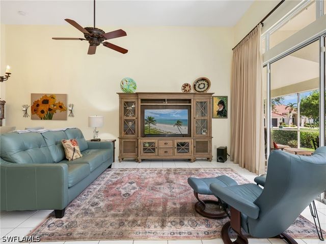 6832 Compton LN S, Naples, FL 34104