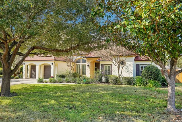 116 LAS BRISAS BLVD, Seguin, TX 78155