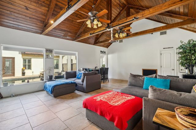 116 LAS BRISAS BLVD, Seguin, TX 78155