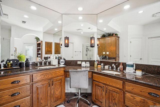 116 LAS BRISAS BLVD, Seguin, TX 78155