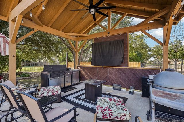 116 LAS BRISAS BLVD, Seguin, TX 78155