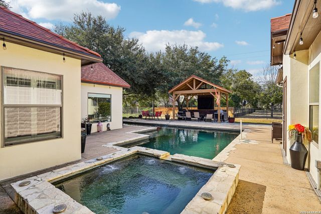 116 LAS BRISAS BLVD, Seguin, TX 78155