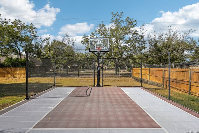 116 LAS BRISAS BLVD, Seguin, TX 78155