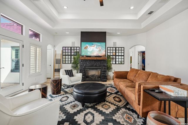 116 LAS BRISAS BLVD, Seguin, TX 78155