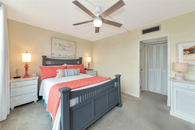 7461 W COUNTRY CLUB DRIVE N 203, Sarasota, FL 34243