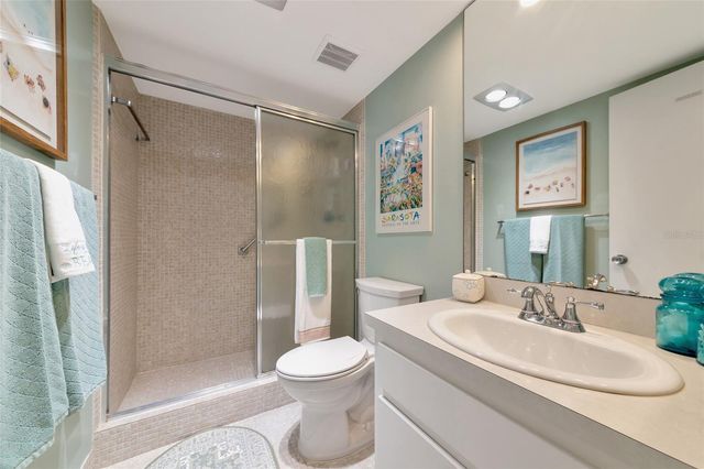7461 W COUNTRY CLUB DRIVE N 203, Sarasota, FL 34243