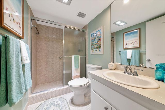 7461 W COUNTRY CLUB DRIVE N 203, Sarasota, FL 34243
