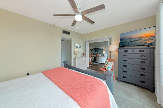7461 W COUNTRY CLUB DRIVE N 203, Sarasota, FL 34243