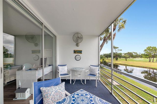 7461 W COUNTRY CLUB DRIVE N 203, Sarasota, FL 34243
