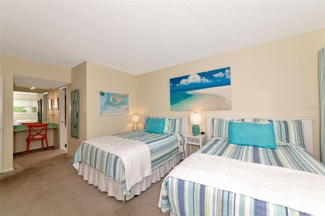 7461 W COUNTRY CLUB DRIVE N 203, Sarasota, FL 34243