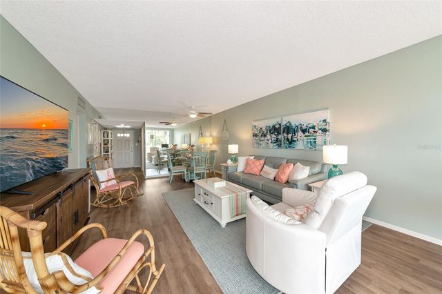 7461 W COUNTRY CLUB DRIVE N 203, Sarasota, FL 34243