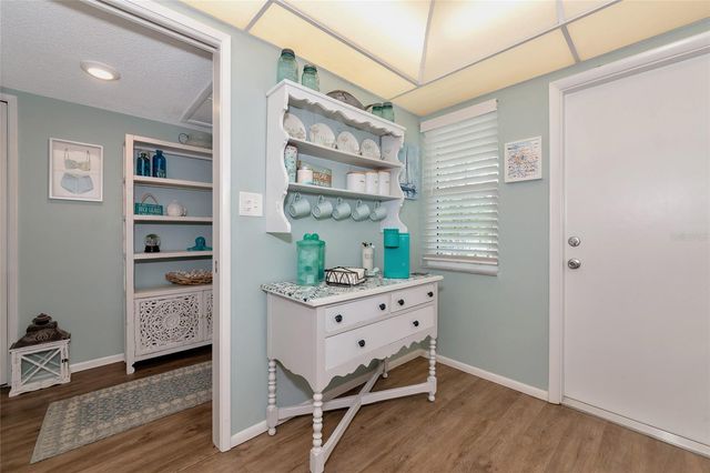7461 W COUNTRY CLUB DRIVE N 203, Sarasota, FL 34243