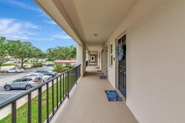 7461 W COUNTRY CLUB DRIVE N 203, Sarasota, FL 34243