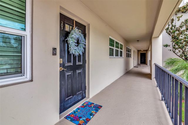 7461 W COUNTRY CLUB DRIVE N 203, Sarasota, FL 34243