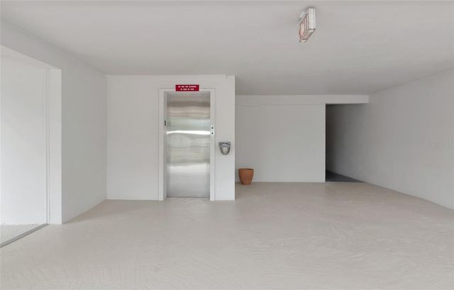 7461 W COUNTRY CLUB DRIVE N 203, Sarasota, FL 34243