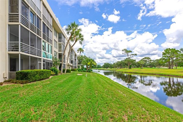 7461 W COUNTRY CLUB DRIVE N 203, Sarasota, FL 34243