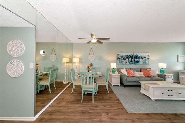 7461 W COUNTRY CLUB DRIVE N 203, Sarasota, FL 34243