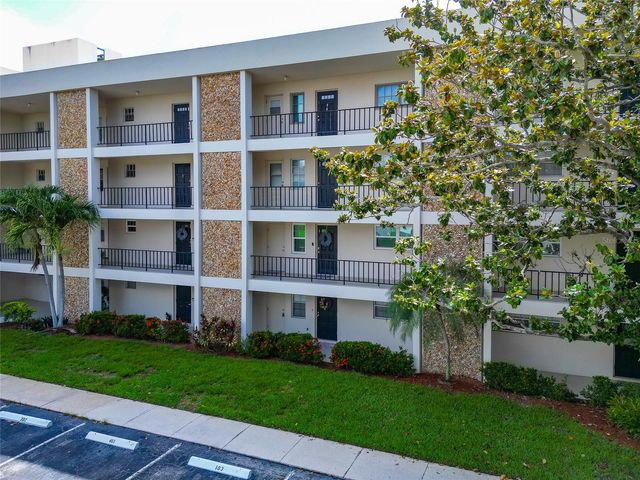7461 W COUNTRY CLUB DRIVE N 203, Sarasota, FL 34243
