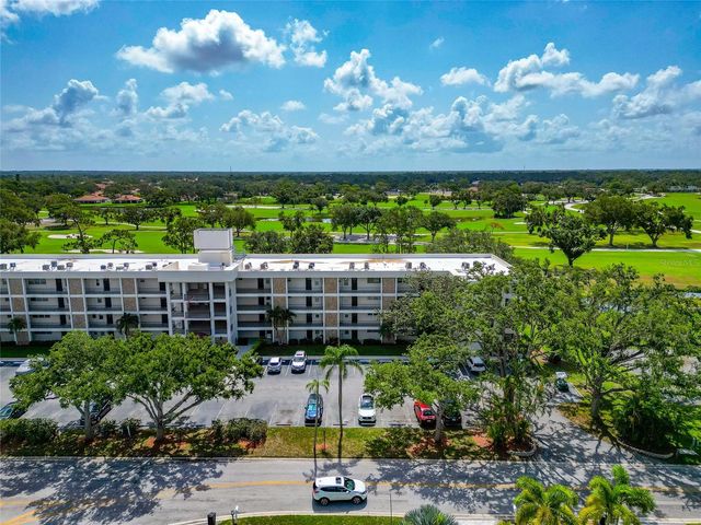 7461 W COUNTRY CLUB DRIVE N 203, Sarasota, FL 34243