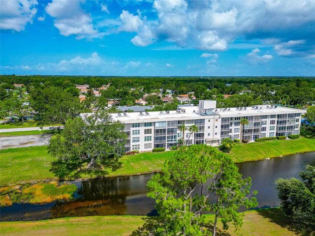 7461 W COUNTRY CLUB DRIVE N 203, Sarasota, FL 34243