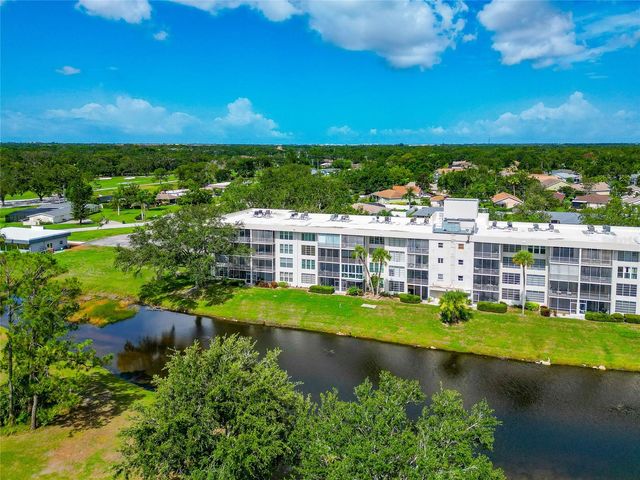 7461 W COUNTRY CLUB DRIVE N 203, Sarasota, FL 34243