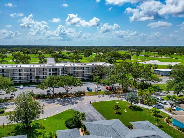 7461 W COUNTRY CLUB DRIVE N 203, Sarasota, FL 34243