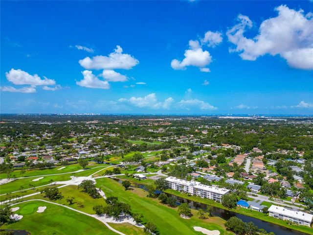 7461 W COUNTRY CLUB DRIVE N 203, Sarasota, FL 34243