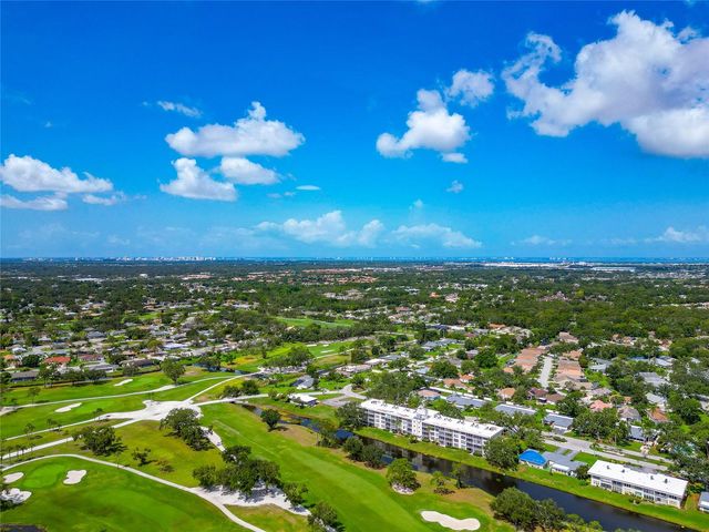 7461 W COUNTRY CLUB DRIVE N 203, Sarasota, FL 34243