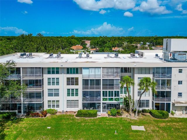 7461 W COUNTRY CLUB DRIVE N 203, Sarasota, FL 34243