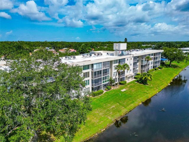 7461 W COUNTRY CLUB DRIVE N 203, Sarasota, FL 34243