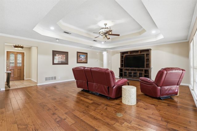 128 Oakwood Court, Lakeside, TX 76135