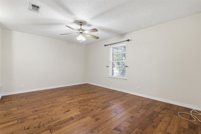 128 Oakwood Court, Lakeside, TX 76135