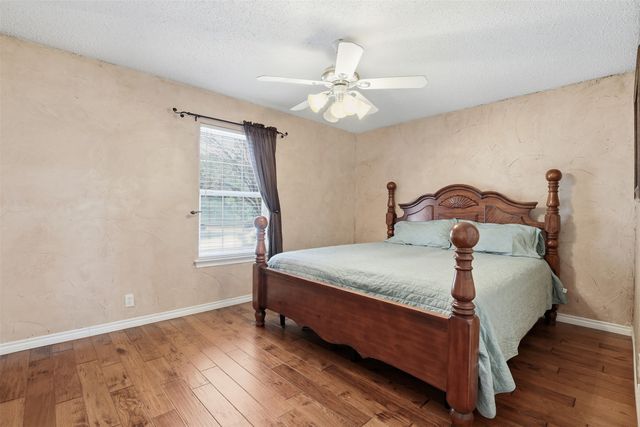 128 Oakwood Court, Lakeside, TX 76135