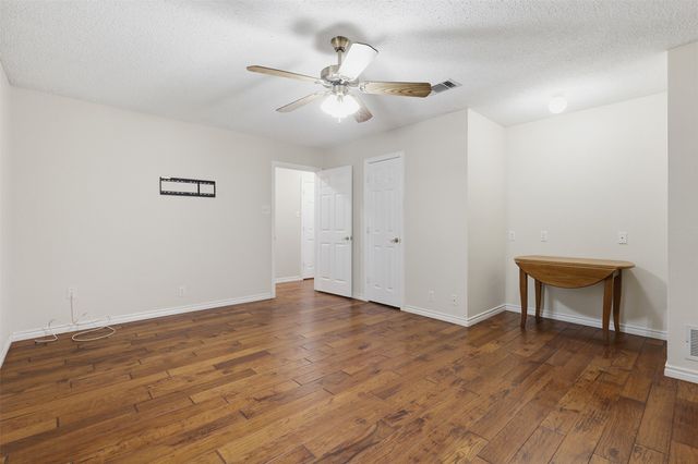 128 Oakwood Court, Lakeside, TX 76135
