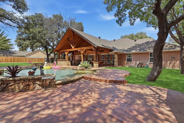 128 Oakwood Court, Lakeside, TX 76135