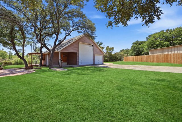 128 Oakwood Court, Lakeside, TX 76135