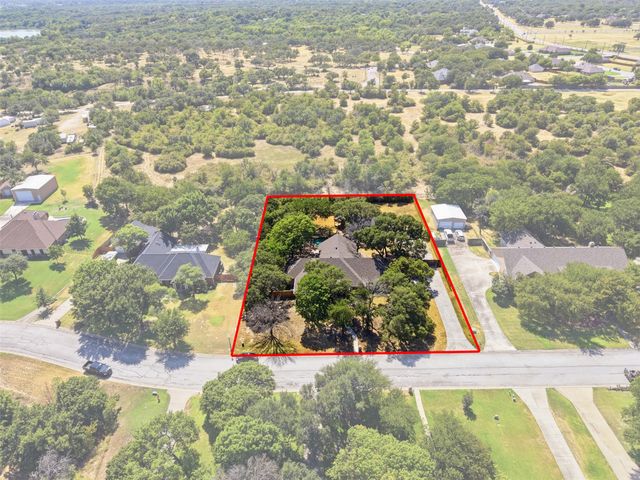 128 Oakwood Court, Lakeside, TX 76135