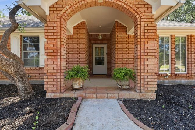 128 Oakwood Court, Lakeside, TX 76135