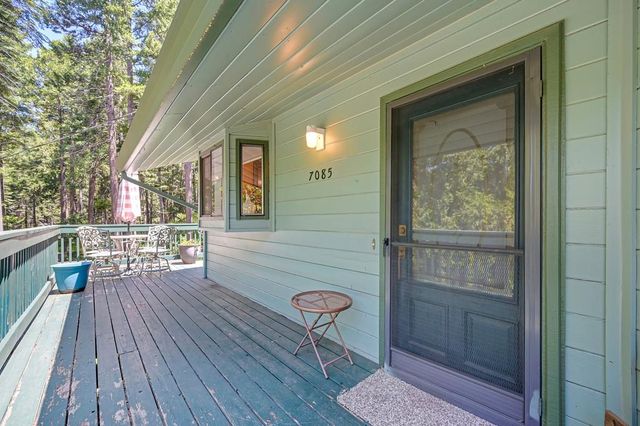 7085 Lakewood Dr, Pollock Pines, CA 95726
