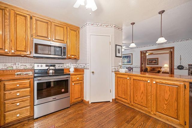 7085 Lakewood Dr, Pollock Pines, CA 95726