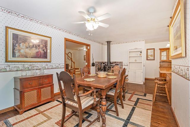 7085 Lakewood Dr, Pollock Pines, CA 95726