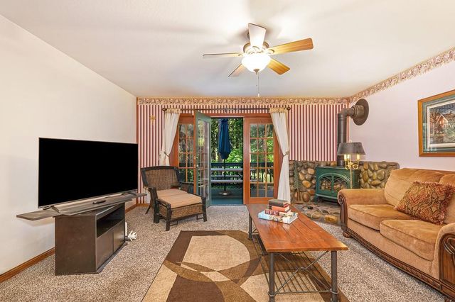 7085 Lakewood Dr, Pollock Pines, CA 95726