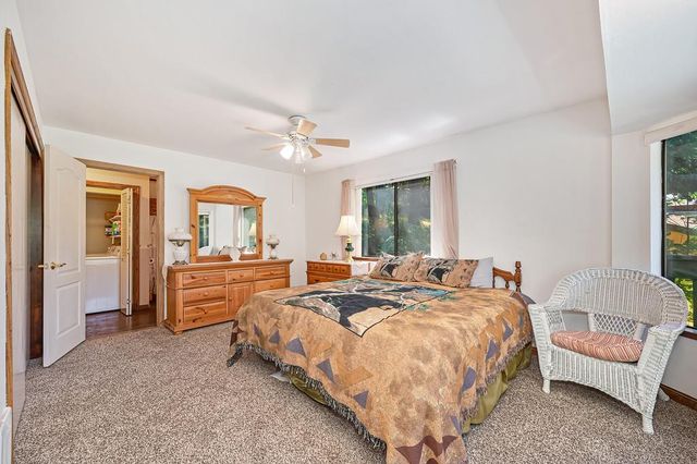 7085 Lakewood Dr, Pollock Pines, CA 95726