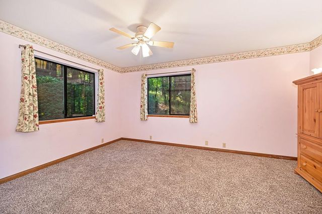 7085 Lakewood Dr, Pollock Pines, CA 95726