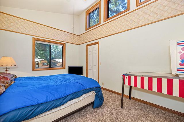 7085 Lakewood Dr, Pollock Pines, CA 95726