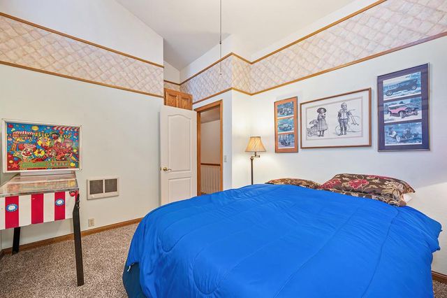 7085 Lakewood Dr, Pollock Pines, CA 95726