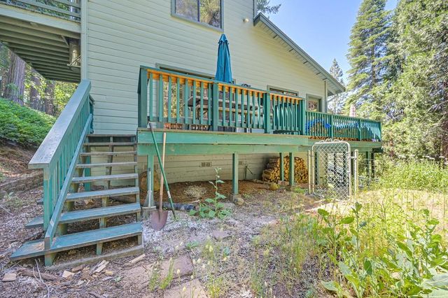 7085 Lakewood Dr, Pollock Pines, CA 95726